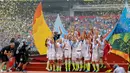 Para pemain AS melakukan Selebrasi usai memenangkan gelar juara Piala Dunia wanita 2015 di BC Place, Kanada, Senin (6/7/2015). Amerika berhasil mengalahkan Jepang dengan skor 5-2.  (Reuters/Anne Marie Sorvin)