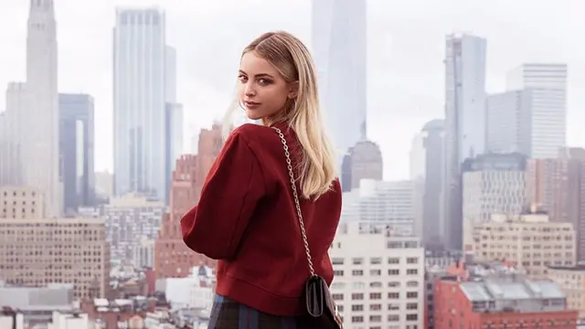 Potret Kaitlynn Carter, Eks Ipar Kylie Jenner yang Bermesraan dengan Miley Cyrus