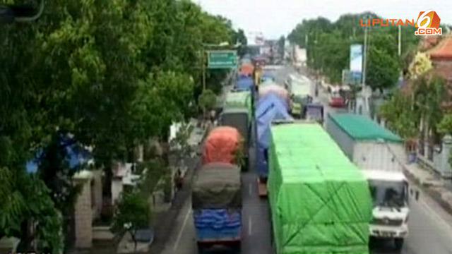 Video Truk Patah As Jalur Pantura Rembang Macet News 