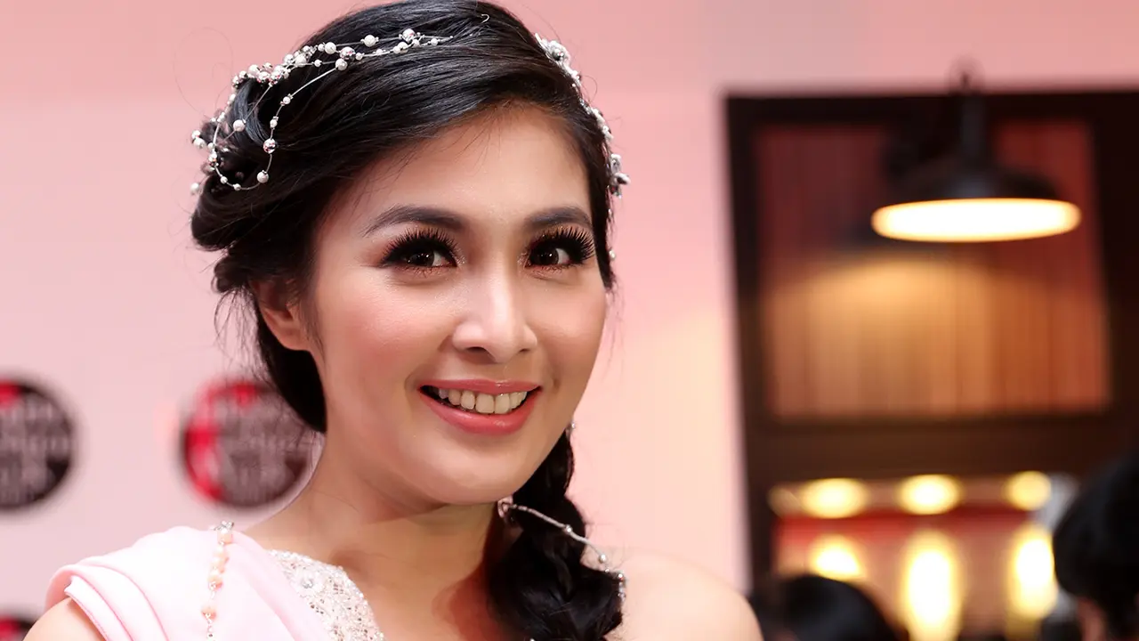 Sandra Dewi 