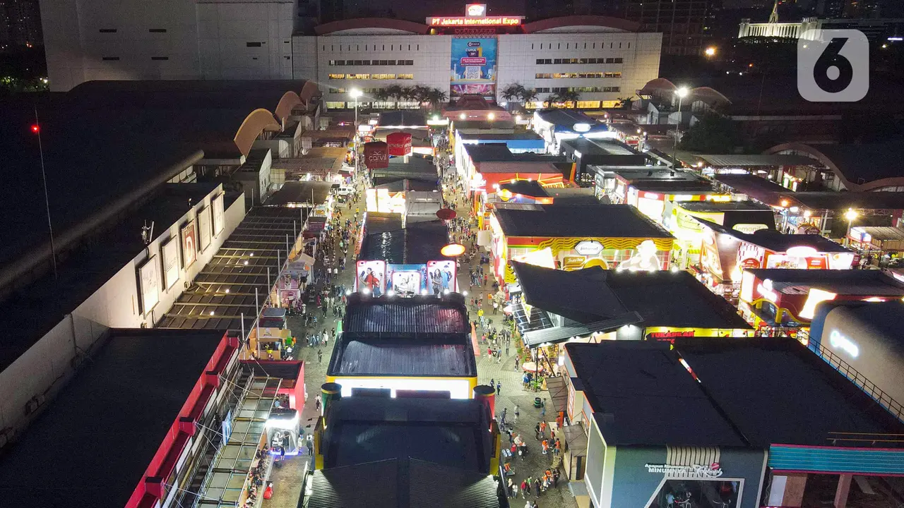 FOTO: Suasana Hari Pertama Jakarta Fair 2022