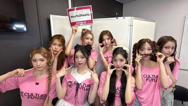 Hearts2Hearts Tampil Gemas Saat Nyanyi di Iklan Shopee 9.9 Super Shopping Day, Bikin Netizen Auto Repeat!