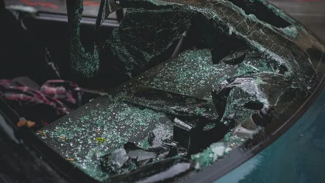 Arti Mimpi Ditabrak Mobil yang Bermakna Peringatan