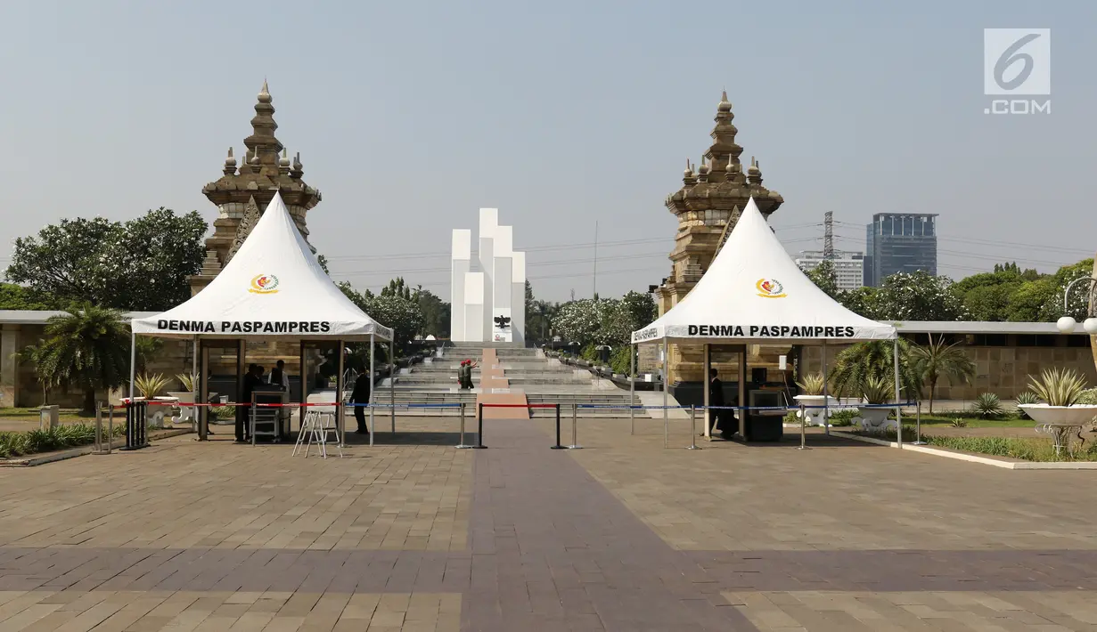 Metal detector disiapkan di gerbang masuk menuju TMP Kalibata jelang pemakaman Presiden ke-3 RI BJ Habibie, Jakarta, Kamis (12/9/2019). Habibie akan dimakamkan bersebelahan dengan istri tercintanya, Ainun Habibie. (Liputan6.com/Immanuel Antonius)