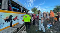 Bus Harapan Jaya bertabrakan dengan  KA Dhono Penataran di Tulungagung pada Minggu (22/2/2022). (IStimewa)