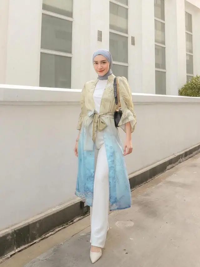 Melody Prima balas netizen yang menyebut dirinya kerap tinggalkan anak