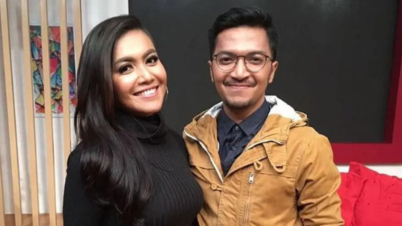 Ihsan Tarore dan Denada