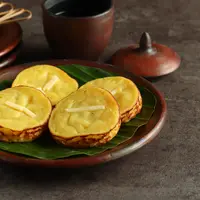 Kue lumpur./Copyright&nbsp;shutterstock.com/g/E+Dewi+Ambarwati