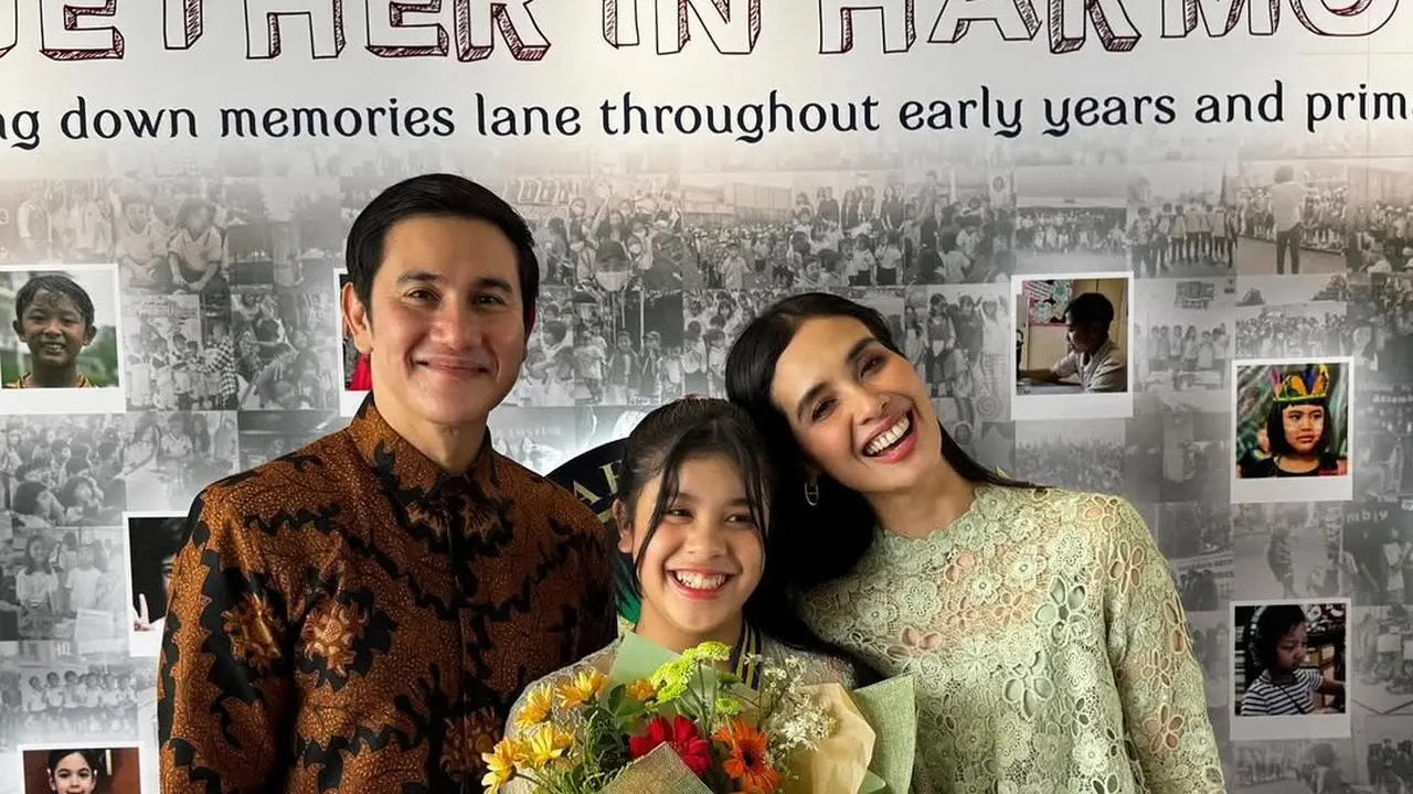 7 Potret Kelulusan Sekolah Jizzy Anak Vino Bastian, Penuh Kebahagiaan