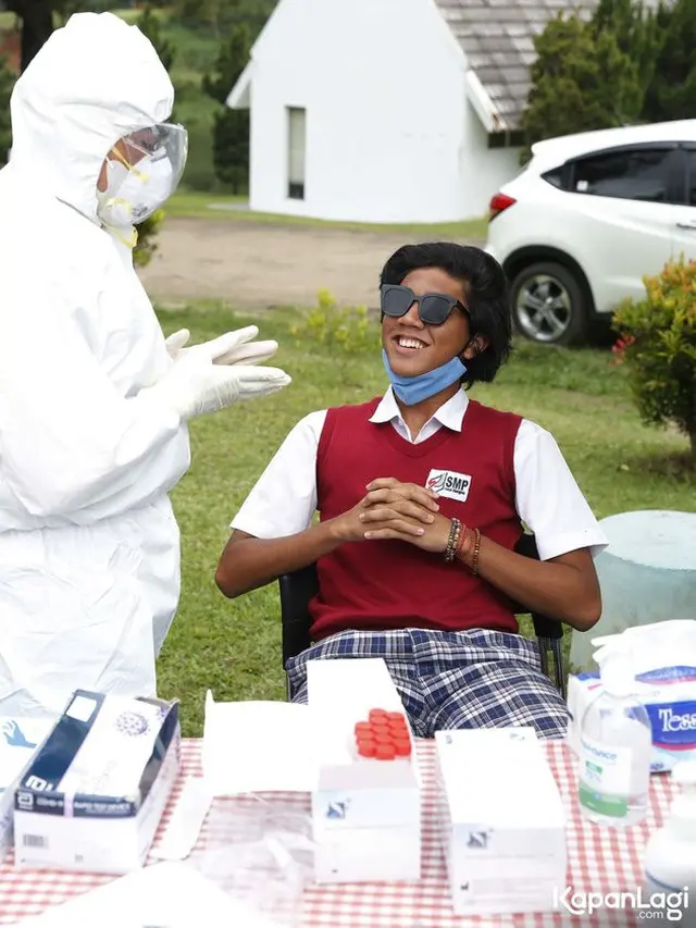 6 Potret Para Pemain 'Dari Jendela SMP' Swab Test, Ada yang Takut hingga Santai