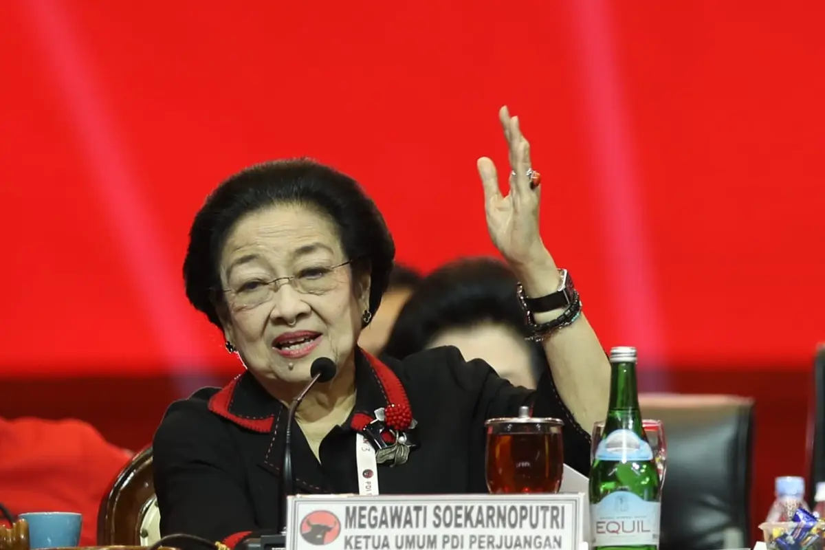 Ketua Umum DPP PDI Perjuangan (Ketum PDIP) Megawati Soekarnoputri optimis Ganjar Pranowo akan menjadi Presiden ke-8 Republik Indonesia di hadapan para kadernya di dalam penutupan rapat kerja nasional (Rakernas) IV PDIP di Jiexpo Kemayoran, Jakarta, Minggu