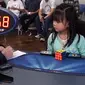 Sebuah video yang diunggah ke media sosial menampilkan Yan Chan-Yani mampu menyelesaikan rubik 3x3 dalam waktu 47 detik.