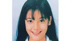 Kilas balik melihat foto masa muda Lulu Tobing maka bakal membuat netizen terpesona. Ya, Lulu Tobing sudahbtampil menawan dengan rambut hitam panjang berponi. Seperti diketahui Lulu mengawali kariernya sebagai seorang model pada tahun 90-an dan karier nya terus meroket hingga pada akhirnya berhasil tembus casting sinetron. (Liputan6.com/IG/waroenglukisan)
