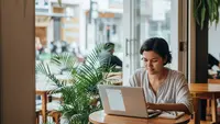Work from Cafe Kian Populer, Mengapa Kafe Jadi Pilihan Favorit untuk Bekerja?