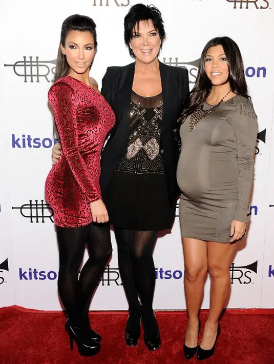 Melansir Hollywoodlife.com (11/1), seorang sumber yang merupakan saksi kejadian mengatakan ada satu orang wanita dewasa berusia sekitar 30 tahun mengenakan pakaian serba hitam yang mencurigakan.  (AFP/Bintang.com)