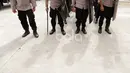 Kepolisian berjaga di area Stadion Pakansari, Bogor, (14/12/2016). (Bola.com/Nicklas Hanoatubun)