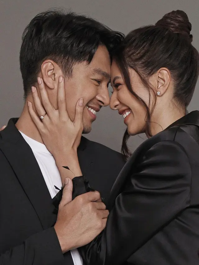 Baru Dibagikan ke Publik, Ini 6 Potret Prewedding Mikha Tambayong dan Deva Mahenra