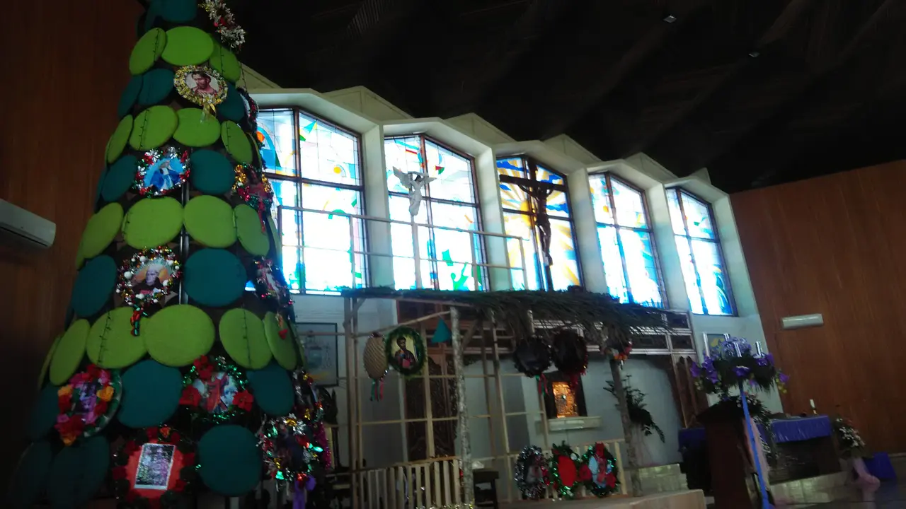 Filosofi di Balik Pohon Natal Berbahan Tampah