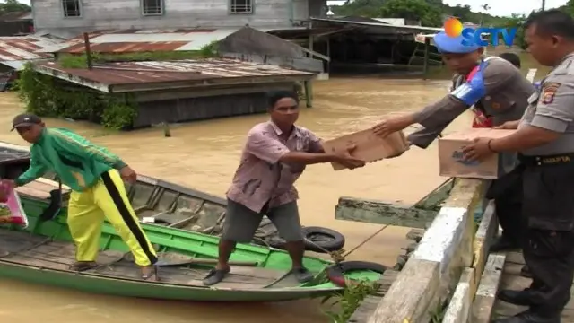 Hampir sepekan banjir masih genangi beberapa desa di Kutai Kertanegara, pengungsi mulai terkena bebagai penyakit.
