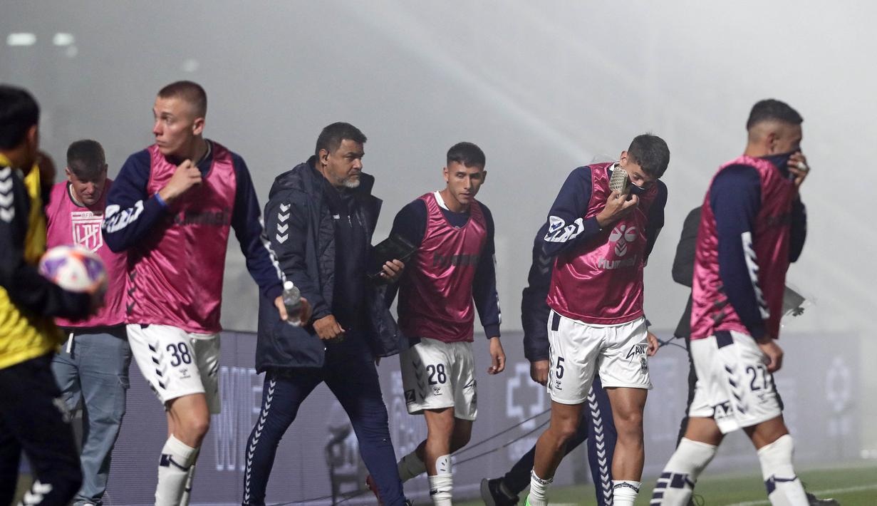 Tidak ada suporter Boca Juniors yang hadir dalam insiden tersebut. Pemerintah Buenos Aires melarang suporter tamu hadir di setiap laga tandang sejak 2013 karena sering terjadi bentrok. (AFP/Alejandro Pagni)