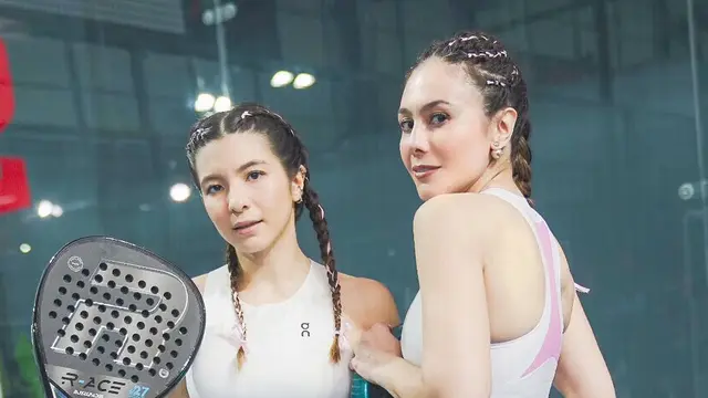 Wulan Guritno dan Shalom padel bareng. [@wulanguritno]