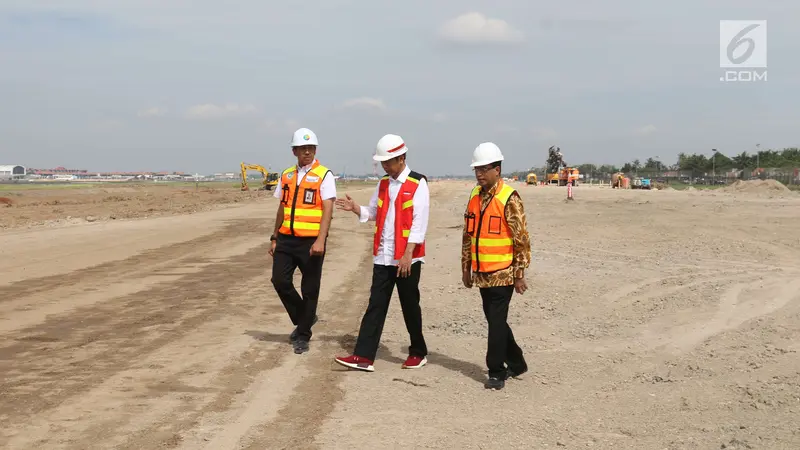 Presiden Jokowi Tinjau Proyek Runway 3 Bandara Soetta