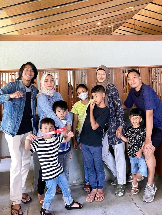 Potret Kompak Enno Lerian dengan Mantan Suami (Instagram/ennolerian_)