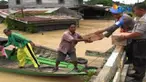 Hampir sepekan banjir masih genangi beberapa desa di Kutai Kertanegara, pengungsi mulai terkena bebagai penyakit.