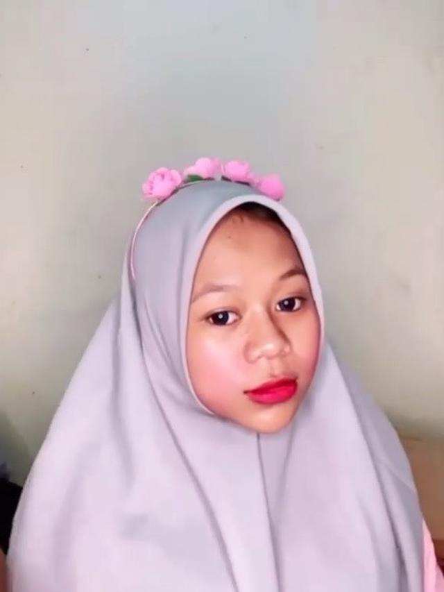 6 Potret Cimoy Montok Pakai Hijab Bikin Pangling Hot Liputan6 Com