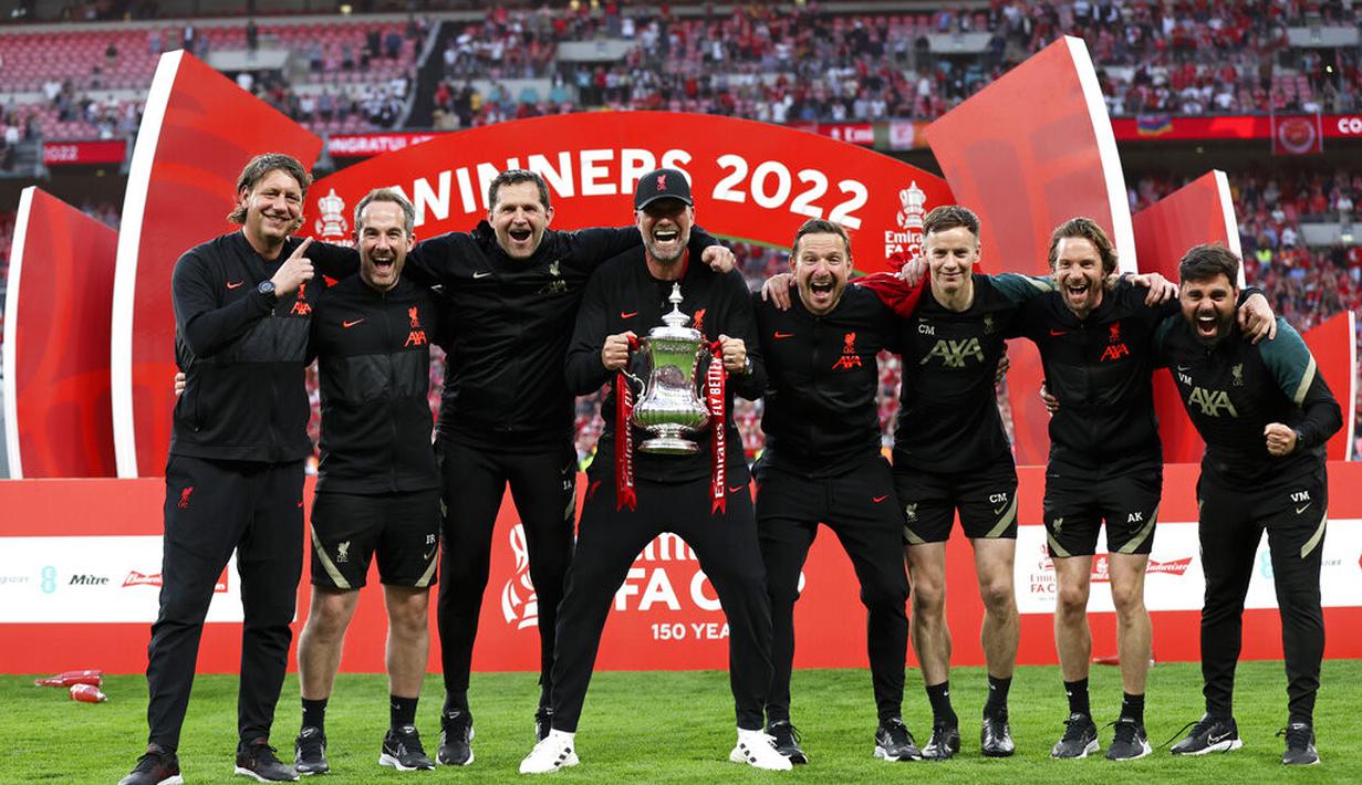 Hasil tersebut mengantarkan Liverpool menjadi juara Piala FA 2021/2022. Trofi kedua untuk pasukan Jurgen Klopp musim ini. (AP/Ian Walton)