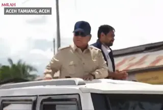 Presiden Prabowo satu mobil dengan Gubernur Aceh Mualem
