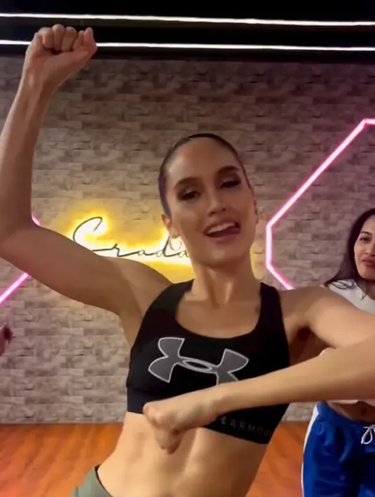 Cinta Laura [Instagram/claurakiehl]