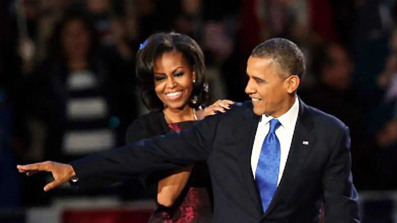 obama-michelle121108b.jpg