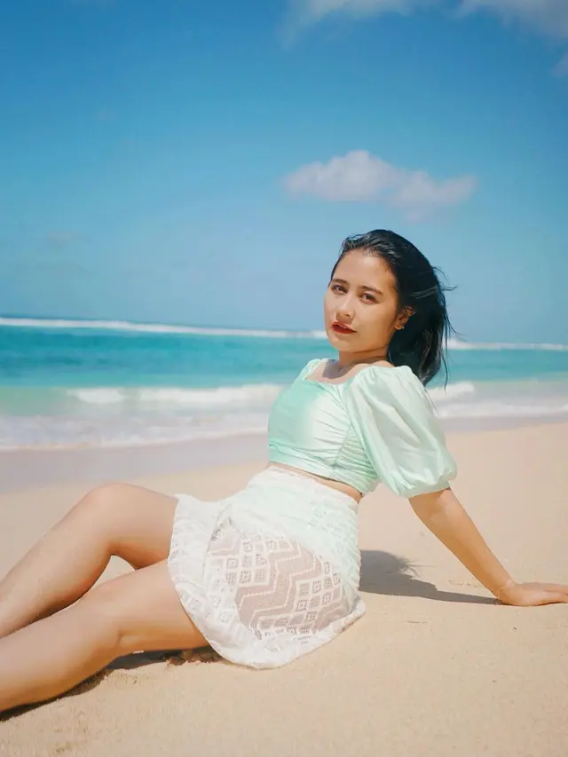 7 Momen Liburan Prilly Latuconsina di Bali, Wajah Bangun Tidurnya Jadi Sorotan