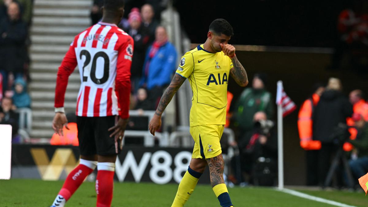 Tangis Cristian Romero dan Debut Kelabu Roberto De Zerbi, Spurs Layak Degradasi?