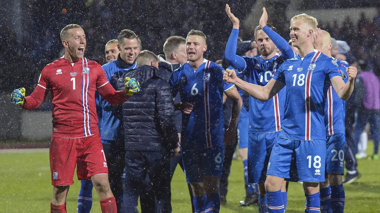 FOTO: Cetak Sejarah Lolos ke Piala Dunia, Islandia Berpesta
