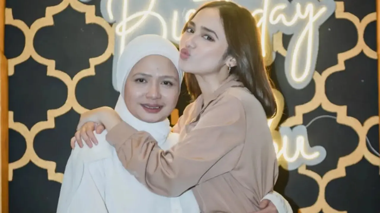 Kedekatan Syifa Hadju dan Ibunda (Foto: Instagram @sndihadju)