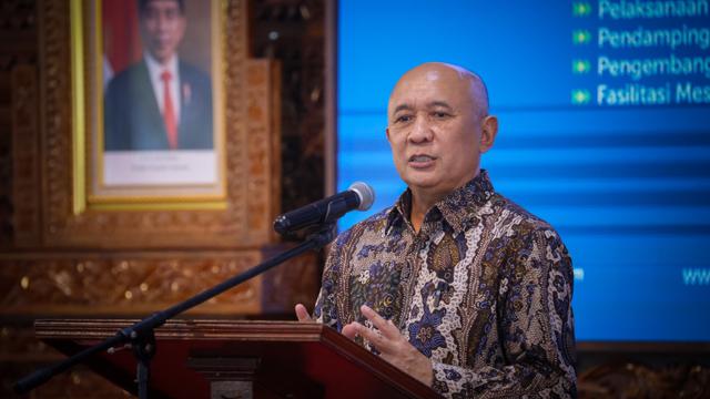 Menteri Koperasi dan UKM Teten Masduki dalam Sinergi dan Kolaborasi Program Percepatan Penanganan Kemiskinan Ekstrem Bidang Koperasi dan UMKM di Klaten, Jawa Tengah. (Dok KemenkopUKM)