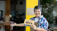 Seorang pensiunan membuka usaha. (Foto: Shutterstock)