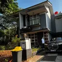 KPK Geledah Rumah Suami Fadia Arafiq