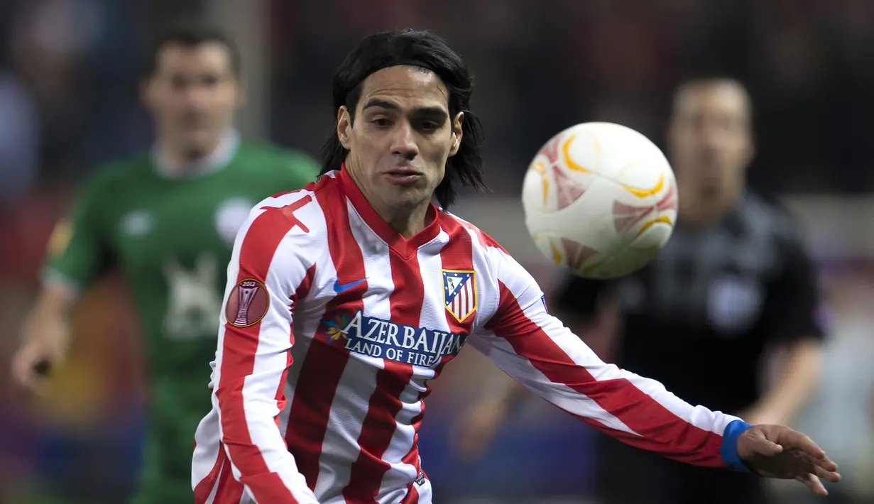1. Radamel Falcao (30 gol) - Pemain asal Kolombia ini mencetak ke-30 golnya di ajang Liga Europa  untuk 2 klub, Porto dan Atletico Madrid. Saat ini Falcao memperkuat Galatasaray. (AFP/Dani Pozo)