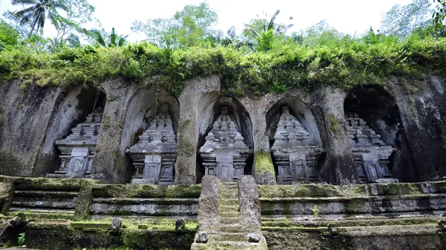 [Bintang] 7 Pura yang Harus Kamu Sambangi Saat 'Traveling' ke Bali