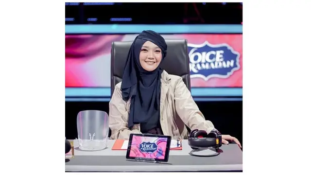 Kembali Eksis, Ini 6 Potret Sulis saat Tampil di Atas Panggung