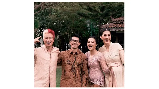 Mereka Berempat Nampak Bahagia dan Kompak