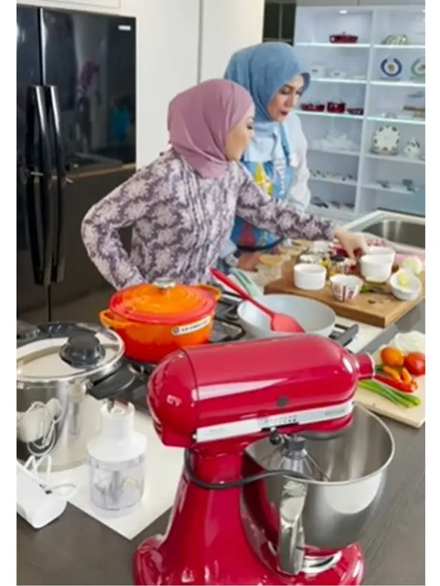 6 Potret Dapur Marini Zumarnis, Mewah dan Instagramable dengan Sentuhan Elegan