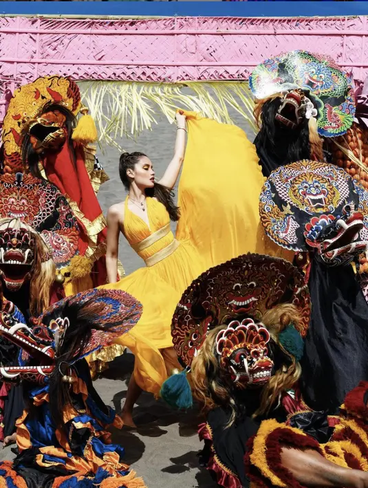 Pada lagu terbarunya kali ini, ia menggabungkan 7 instrumen untuk meramaikan musiknya.