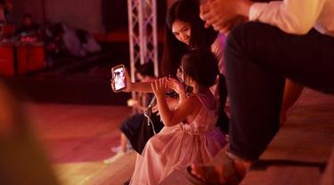 Ilustrasi video call