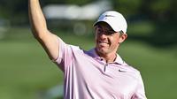 Rory McIlroy successfully defended his 2026 Masters title, making history as the fourth player to achieve back-to-back golf victories at this tournament.