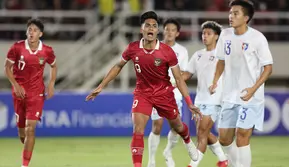 Ekspresi kecewa pemain Timnas Indonesia U-23, Ramadhan Sananta setelah gagal mencetak gol ke gawang Chinese Taipei U-23 dalam pertandingan Grup K Kualifikasi Piala Asia U-23 2024 di Stadion Manahan, Solo, Sabtu (9/9/2023). (Bola.com/Arief Bagus)