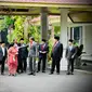 Presiden Joko Widodo berjalan kaki bersama Megawati Soekarnoputri, Prabowo Subianto, Airlangga Hartarto, Muhaimin Iskandar, Surya Paloh, Zulkifli Hasan, dan Suharso Monoarfa menuju Istana Negara untuk menghadiri pelantikan menteri dan wakil menteri, Jakarta, Rabu, 15 Juni 2022. (Foto: Laily Rachev - Biro Pers Sekretariat Presiden)
